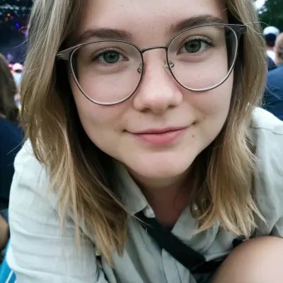 Светловолосая